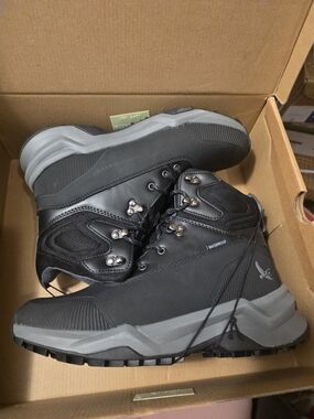 Eddie Bauer Men's Black and Gray Waterproof Hiking Boots
